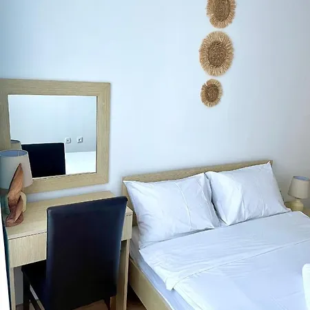 Floral, First Sea Line Coast Apartman *