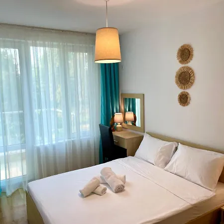 Floral, First Sea Line Coast Apartman Pomorie