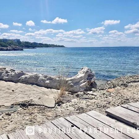 Apartman Floral, First Sea Line Coast *