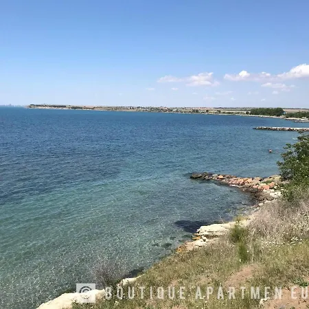 Floral, First Sea Line Coast Apartman Pomorie