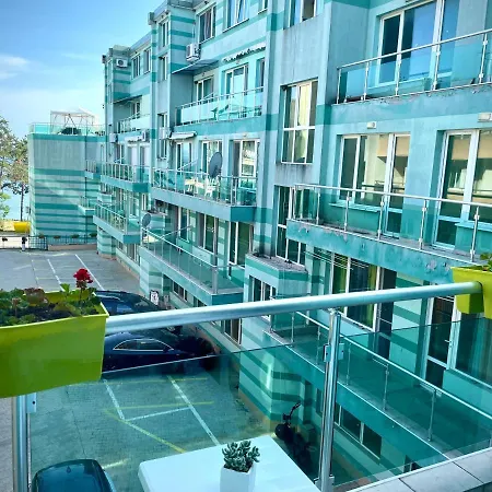 Floral, First Sea Line Coast Apartman Pomorie