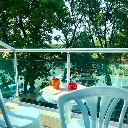 Floral, First Sea Line Coast Apartman *
